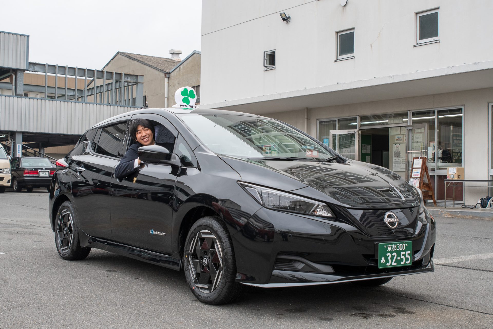 EV車 日産「リーフ」を導入いたしました | 京都 ヤサカタクシー 採用サイト
